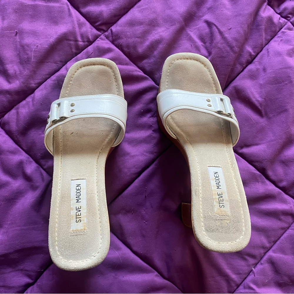 Steve Madden 4” heeled slide.  Good pre-owned condition.